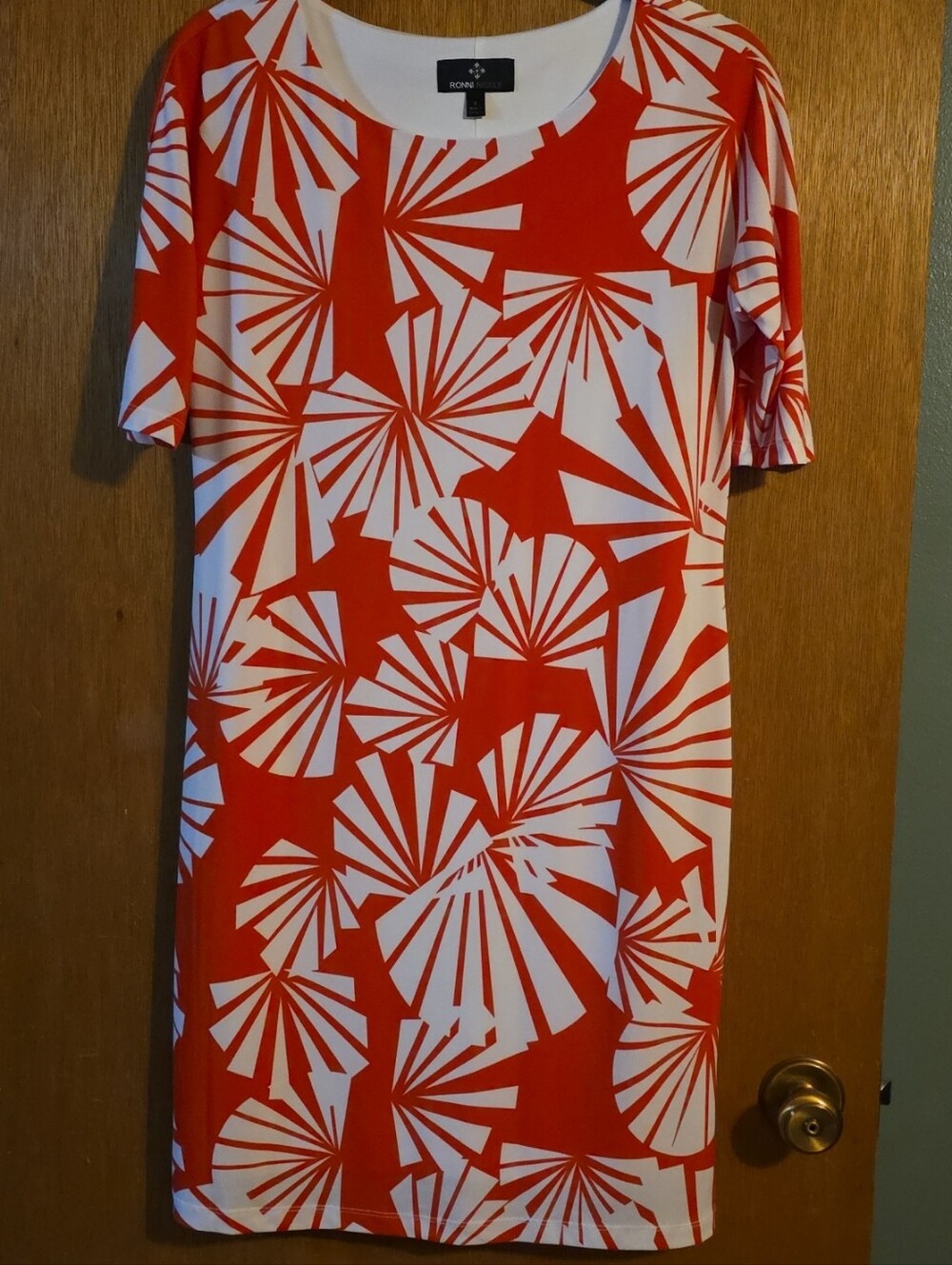 Ronni Nicole Orange/Red and White Graphic Shift Dress